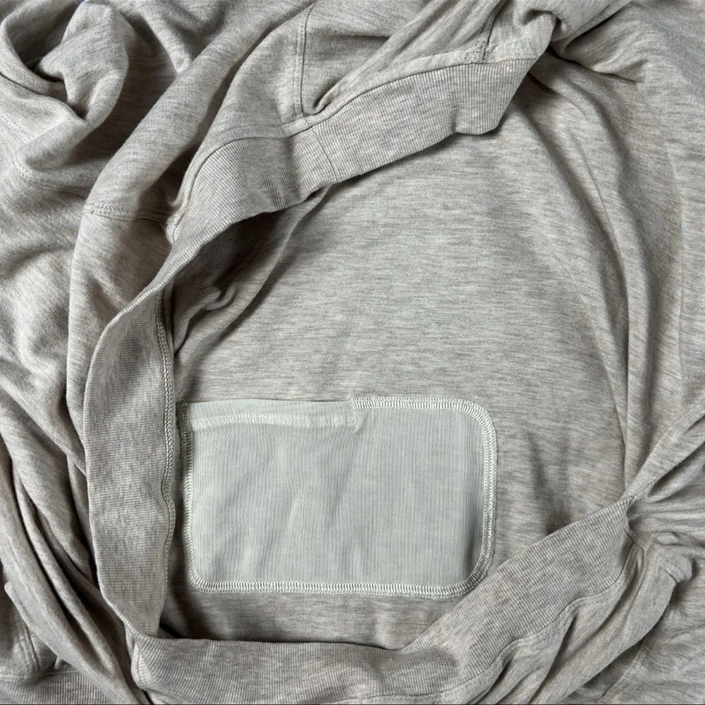 Lululemon Women's Seek Stillness Pullover Hidden Pocket‎ Heathered Cashew XS